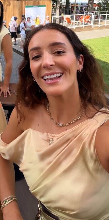 Full leaked Laura robson private onlyfans photo