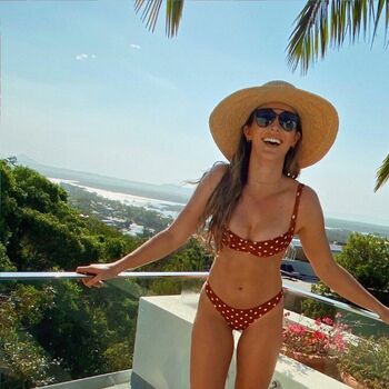 Full leaked Laura robson private onlyfans photo