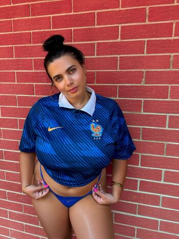 Full leaked Laurab private onlyfans photo