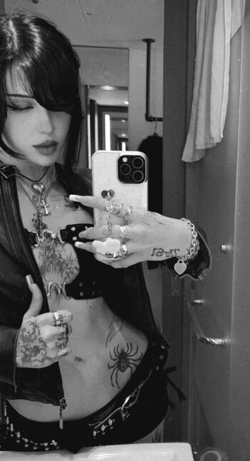 Full leaked Laurinchhhe private onlyfans photo