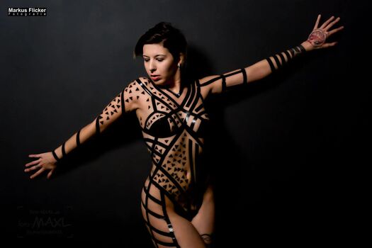 Lisa_dark_