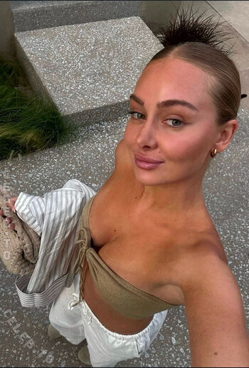 Full leaked Luuxisa private onlyfans photo