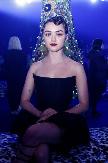 Full leaked Maisie williams private onlyfans photo