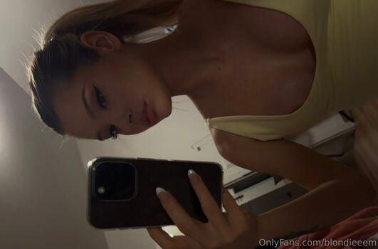 Full leaked Mejryk page private onlyfans photo