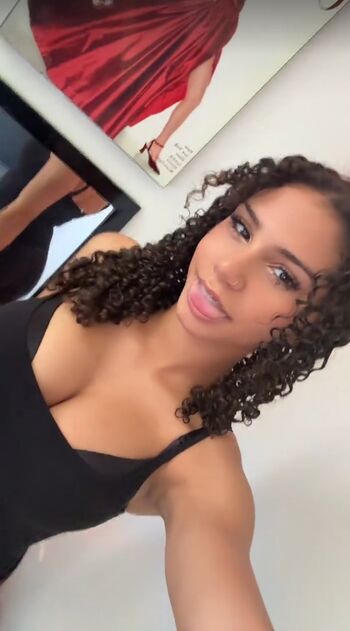 Full leaked Miahanlon private onlyfans photo
