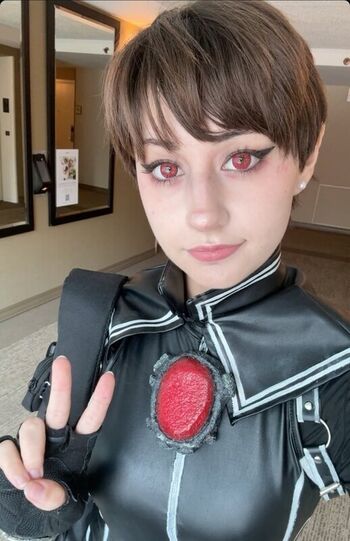 mimidoescosplay