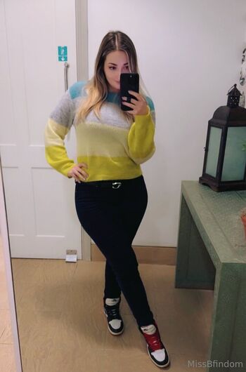 Full leaked Missbelleq private onlyfans photo