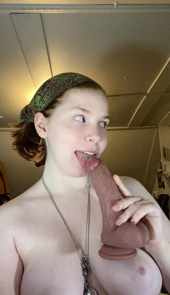 Full leaked Mssavagecarrot stick private onlyfans photo