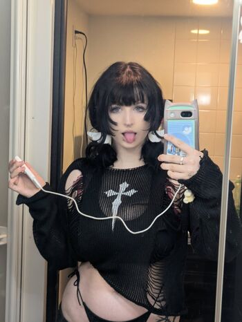 Full leaked Mylittlerobin private onlyfans photo
