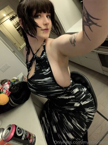 Full leaked Mylittlerobin private onlyfans photo