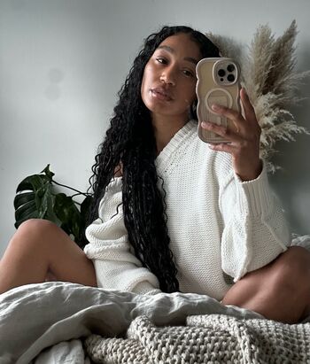 Nia Simone