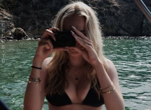 Full leaked Nika roeffen private onlyfans photo