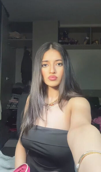 Nika Sandhu