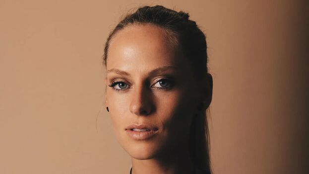 Nora En Pure