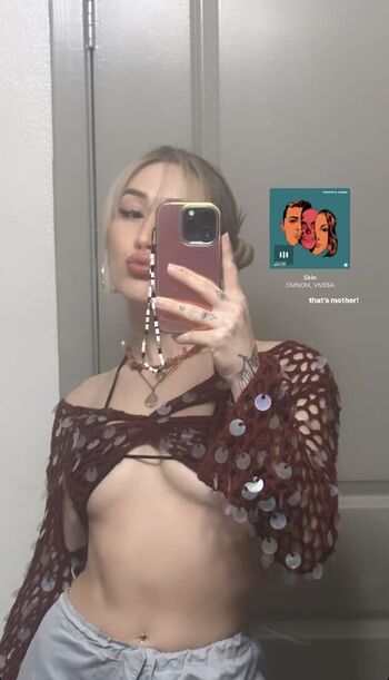 Full leaked Oturanwhozee private onlyfans photo