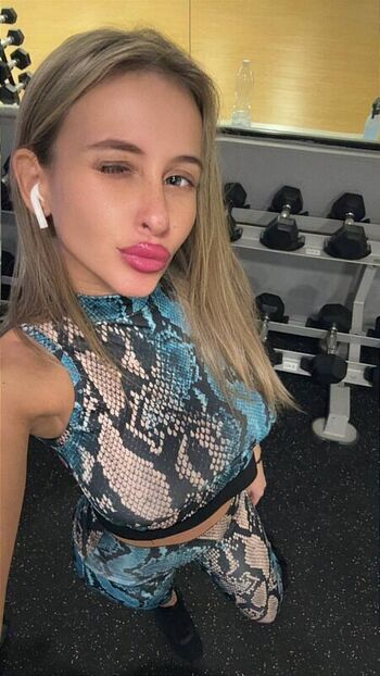 Pamela Moon Pamela03