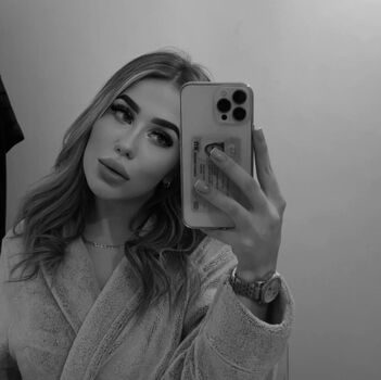 petiteblondiexxx