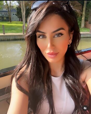 Full leaked Queenbeeofficiall private onlyfans photo