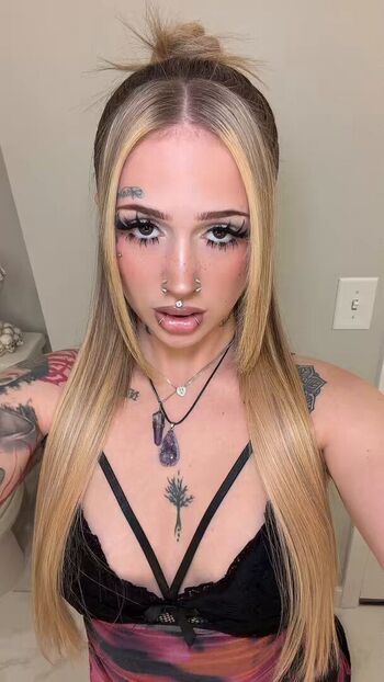 Full leaked Raventhebrat private onlyfans photo