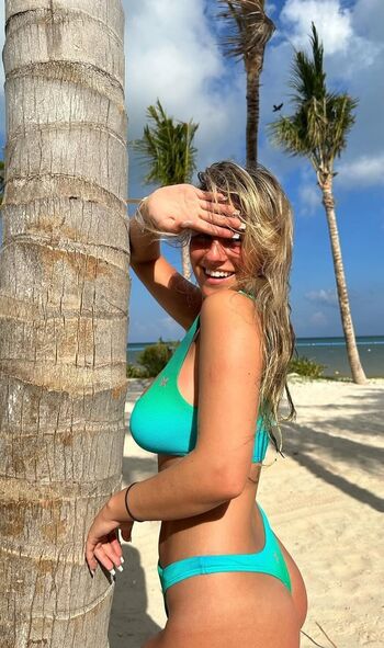 Full leaked Vale rizof private onlyfans photo