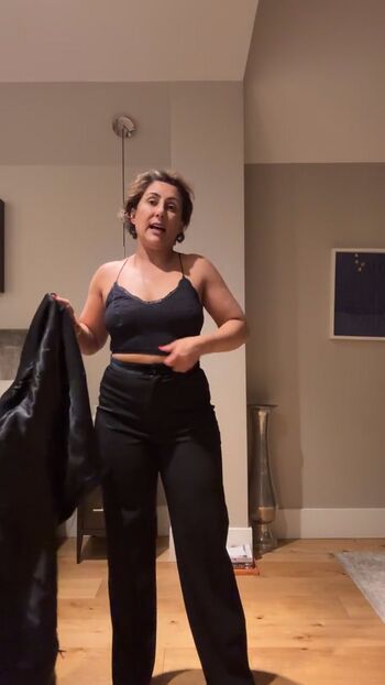 Saira Khan