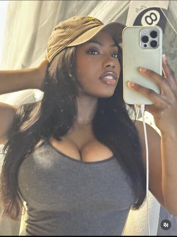 Samantha Marie