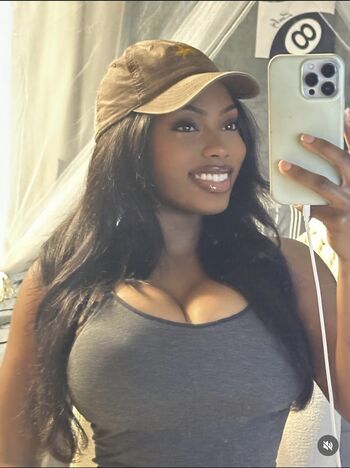 Samantha Marie