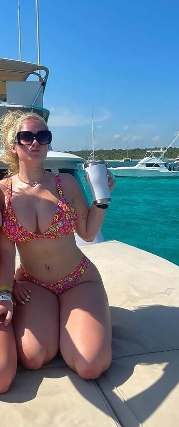Samantha V