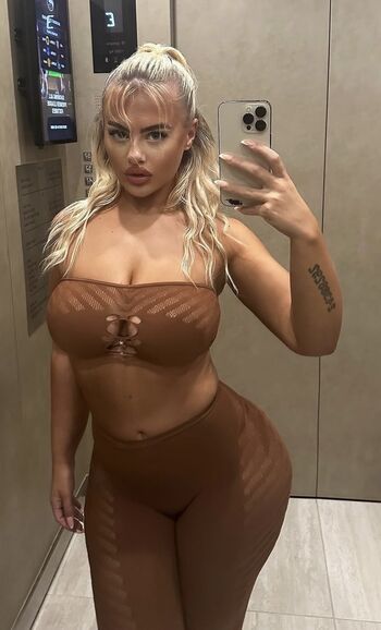 Full leaked Shania safary private onlyfans photo