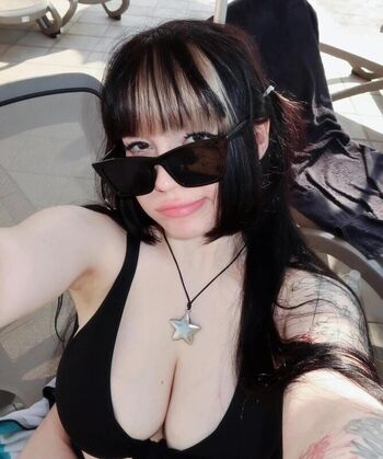 Full leaked Shini waifu private onlyfans photo