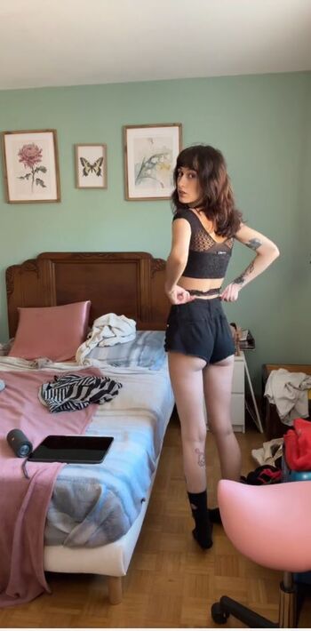 Skinny_emmy