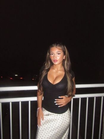 Full leaked Sophiegzzz private onlyfans photo