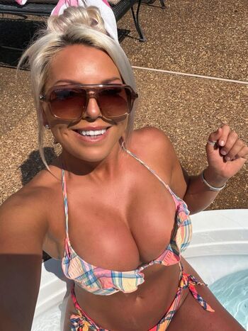 Full leaked Sophieswaney outdoors private onlyfans photo