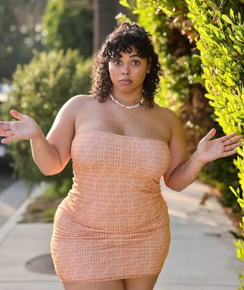 Tabria Majors