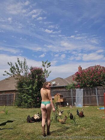 TattedSkinnyMomma01