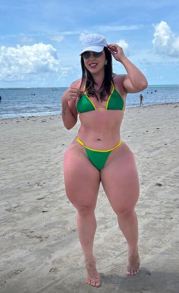 Thais Almeida