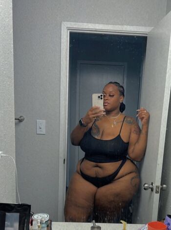 Full leaked Therealgorgeousplush private onlyfans photo