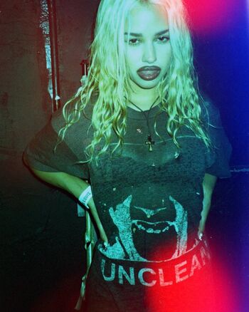 Tommy Genesis