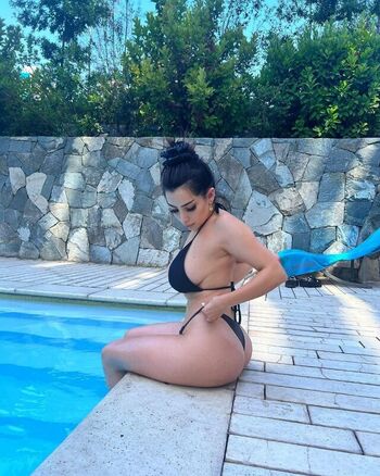 Full leaked Vaimonroe private onlyfans photo
