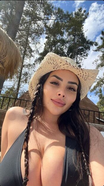 Full leaked Vaimonroe private onlyfans photo