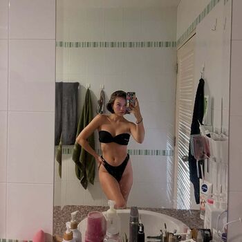 Full leaked Valeriyastill private onlyfans photo