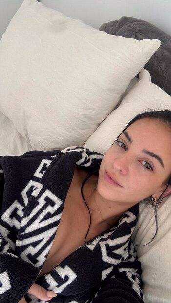 Full leaked Laura mjj/ private onlyfans photo