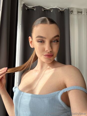 Full leaked Anne hathaway/ private onlyfans photo