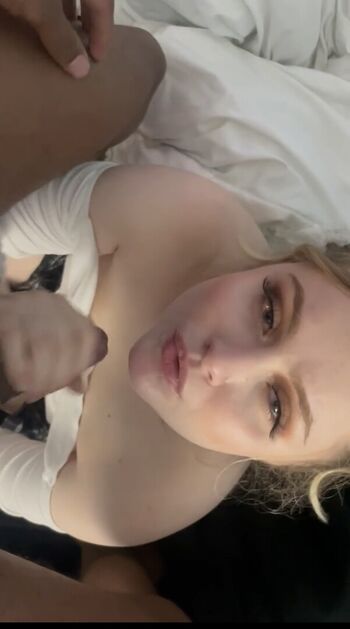 Full leaked Ariel darling/ private onlyfans photo