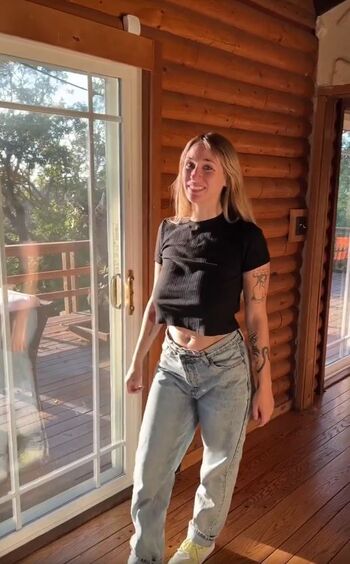 Full leaked Louise/ private onlyfans photo