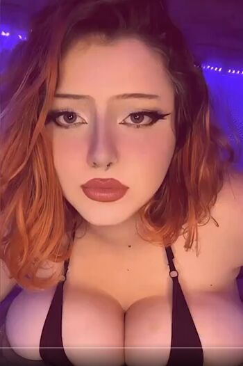 Full leaked Luna fox/ private onlyfans photo