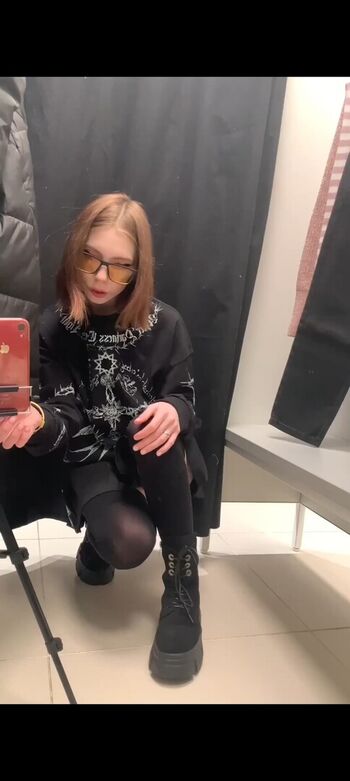 Full leaked Dumbslutstar/ private onlyfans photo