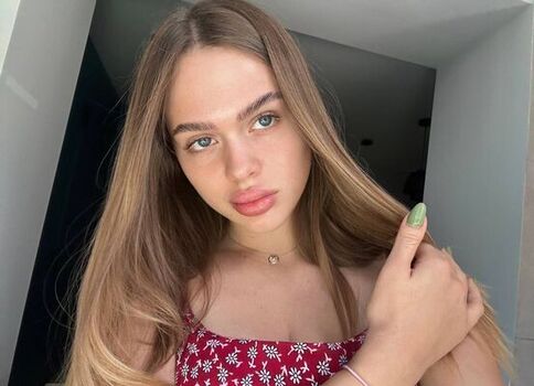 Full leaked Grewhre/ private onlyfans photo