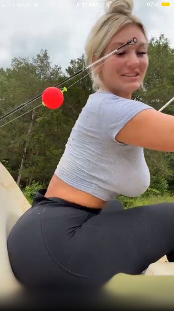 Full leaked Mom pov/ private onlyfans photo