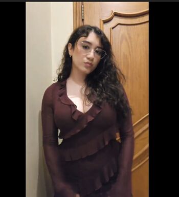 Full leaked Emilia clarke/ private onlyfans photo